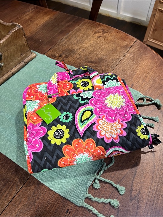 Vera Bradley Handbags - NWT Vera Bradley Hanging Cosmetic Bag in Retired Ziggy Zinnia Pattern